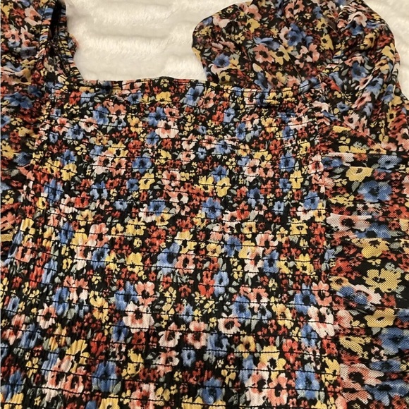 Almost Famous Shirt Sz Large Black Floral Long Sleeve Crop Top Off The Shoulder - Picture 5 of 10